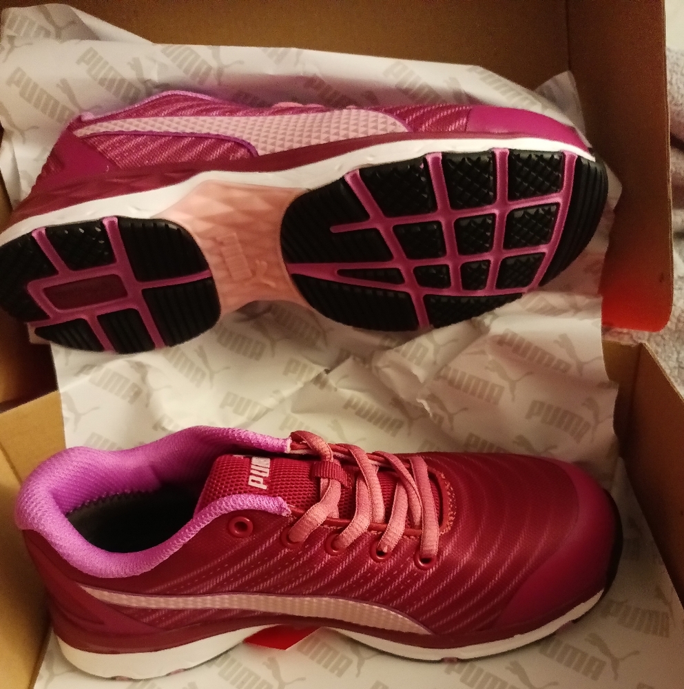 Puma tennis shoes. Brand new never been worn
